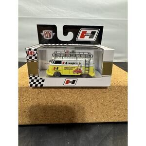 M2 Machines 1960 Volkswagen Delivery Van HURST H/Wagen Shorty HTF 1:64 S127 New